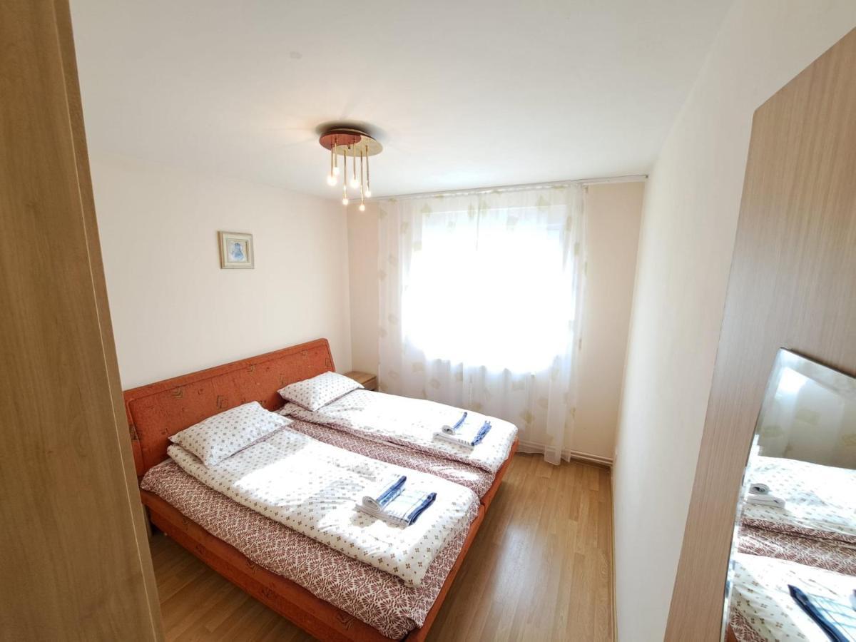 Bine Ati Venit La Maria Str Ion Alexandru Nr 1 Bl 14 Ap 1 Apartment Arad Exterior photo
